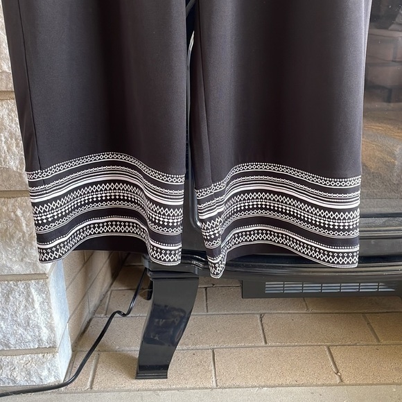 Christopher & Banks black and white stretch waist dress capris size small - Picture 2 of 6